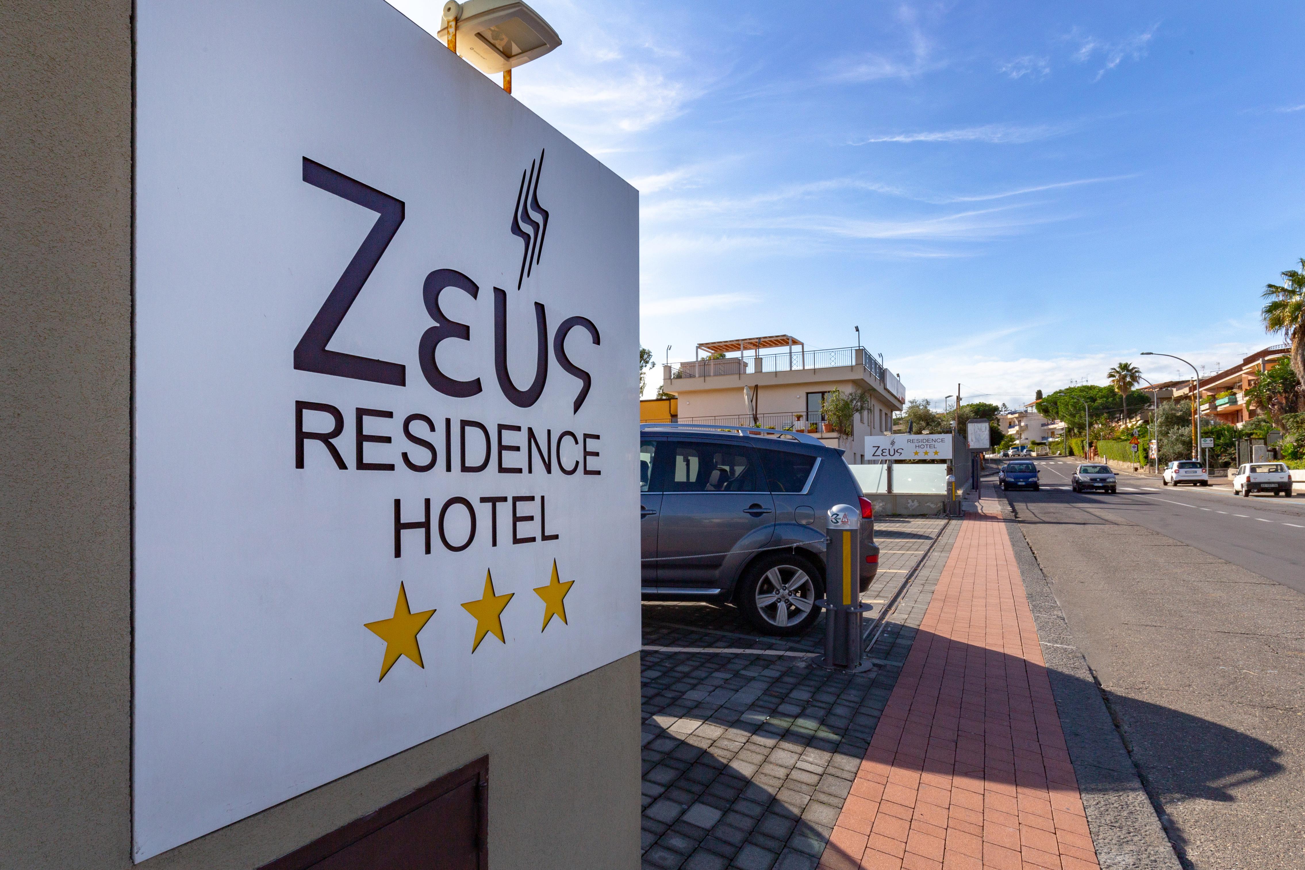 Zeus Hotel - Aparthotel - Meeting & Congress Catania Bagian luar foto